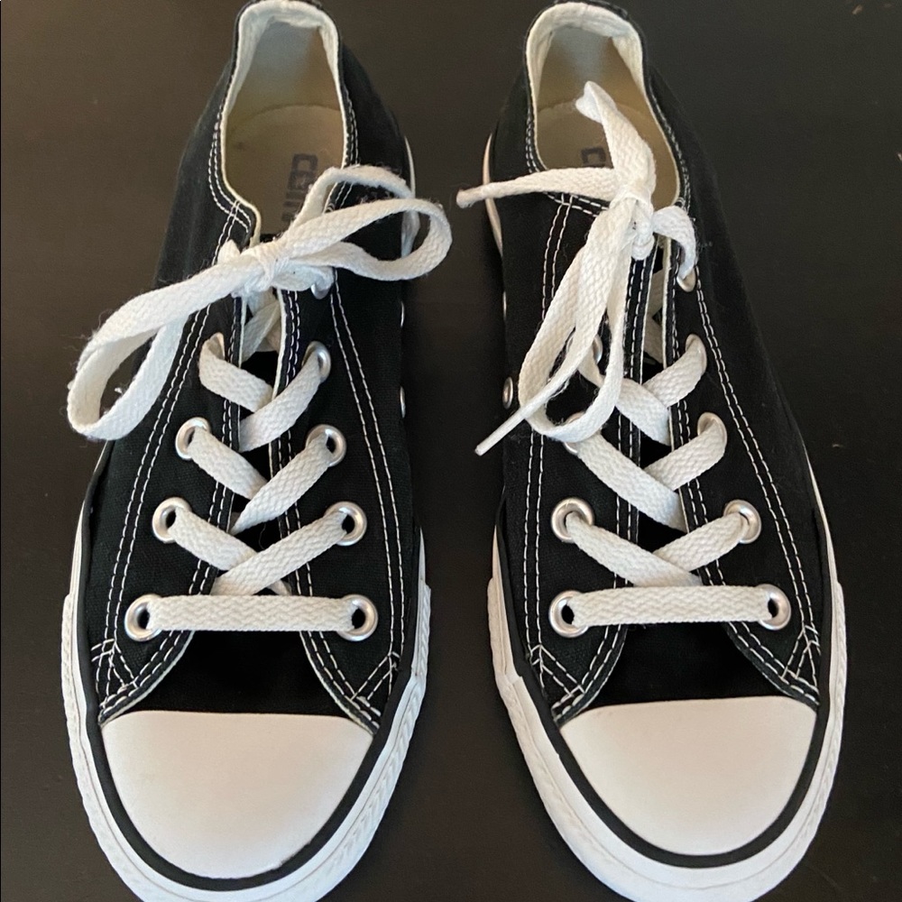 Converse Youth size 4 Black